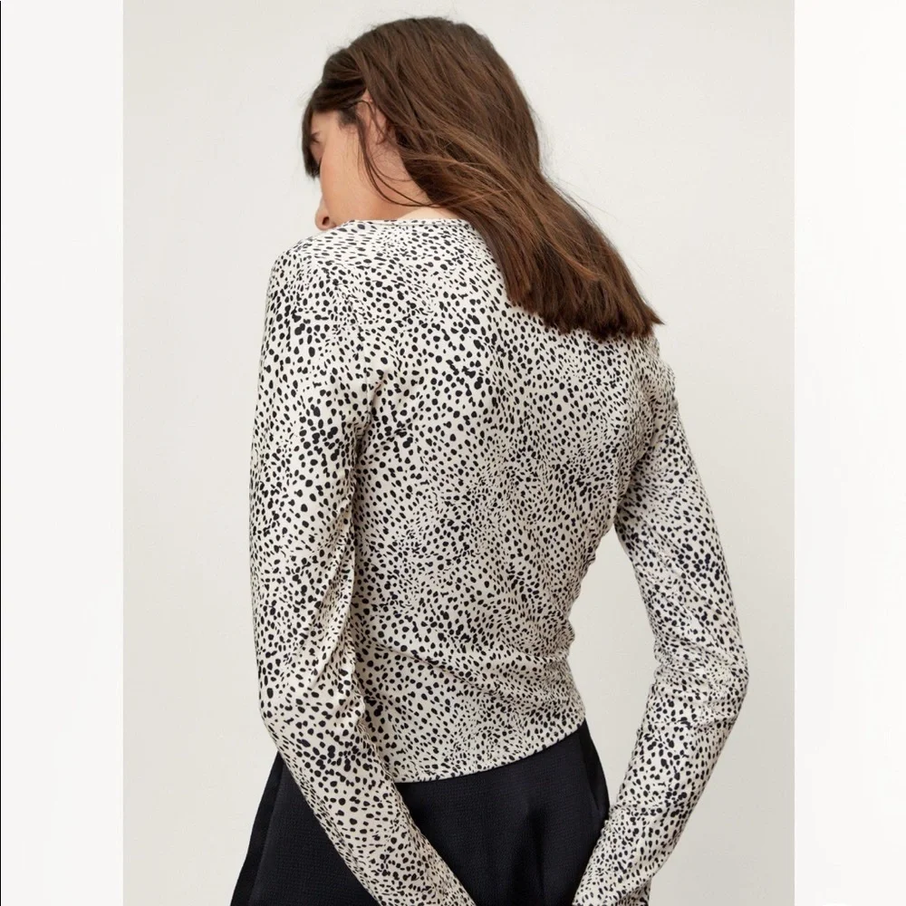 NWT Nasty Gal Spotted Animal Print Long Sleeve Scoop Neck Top - Picture 4 of 5